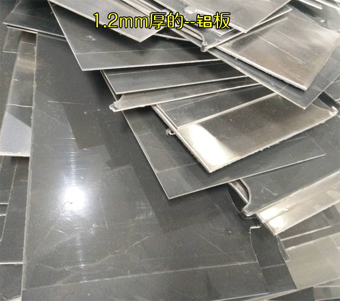 新型金属瓦到底有多轻？安装金属瓦省时省力